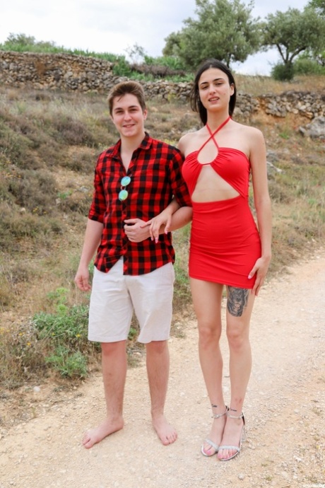 bisexual threesome porno pictures