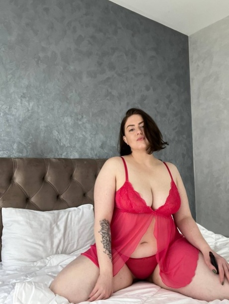 chubby brunette hot sexy images