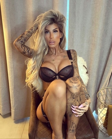 big tits babe sex pics
