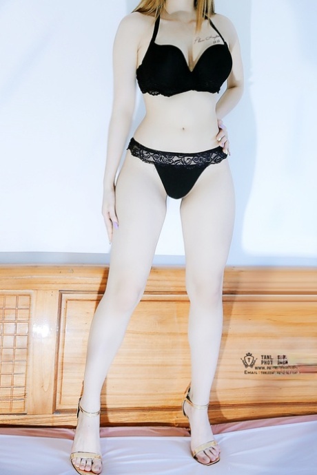 cute lingerie free nude pics