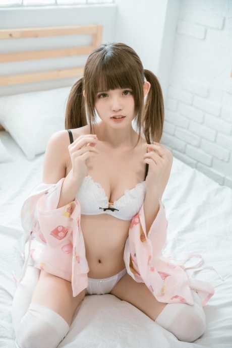 skinny teen solo sexy xxx image