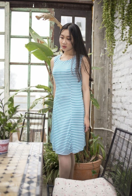 asian skirt free sex picture
