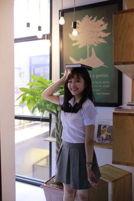 asian schoolgirl hot xxx image