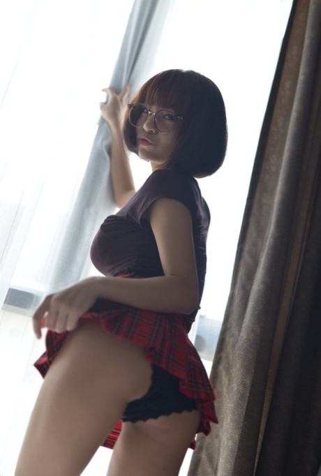 asian schoolgirl pretty pictures