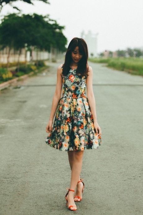 asian outdoor nudes photos