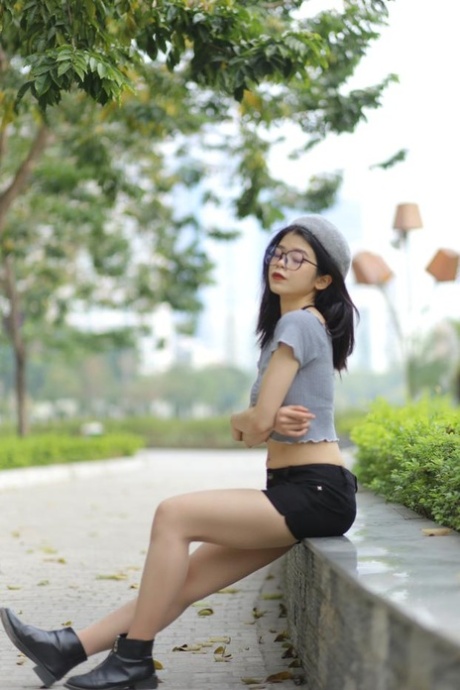 fake lips sexy photos