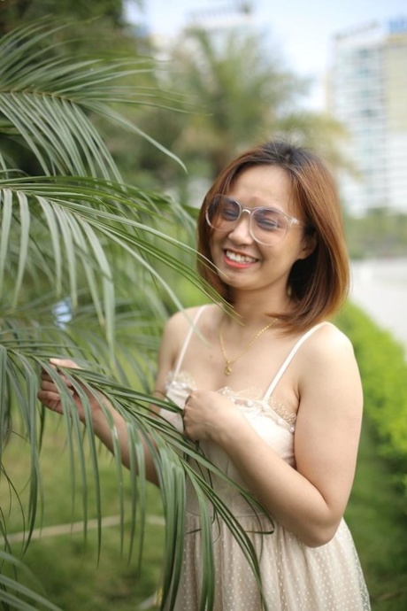 asian glasses free sexy pictures