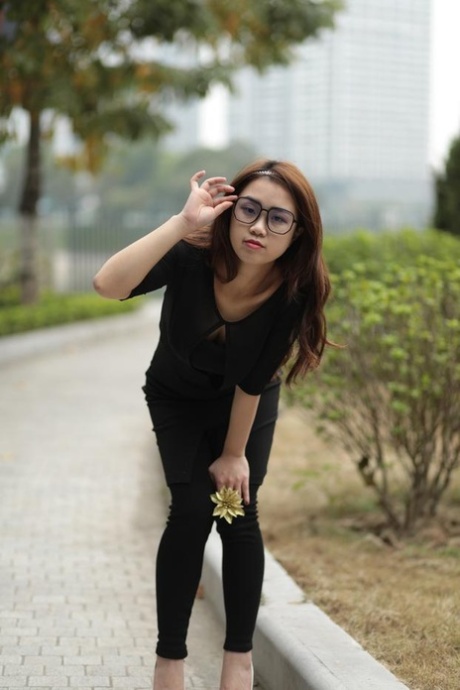 redhead glasses top pic