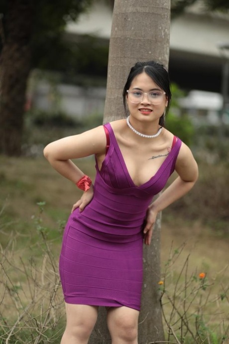 downblouse nude galleries