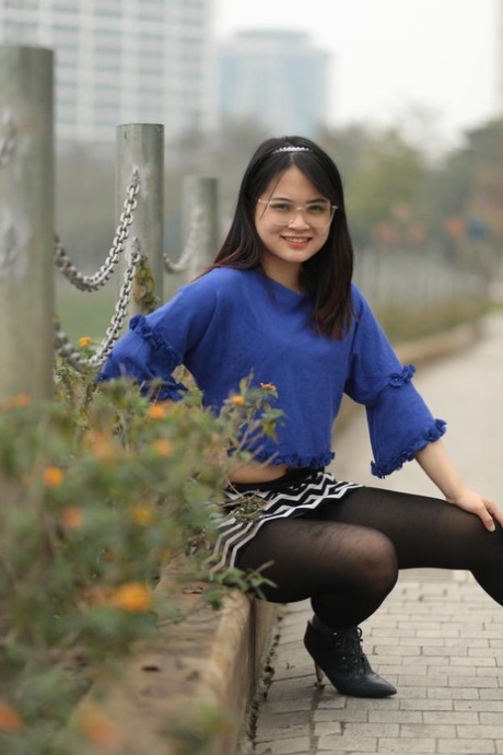 asian pantyhose hot naked pic