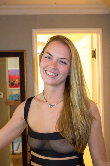 Bailey Rayne adult model images