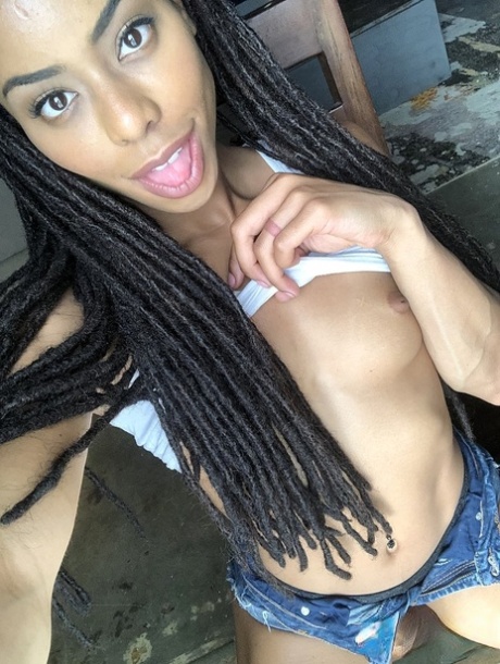 ebony shorts porn archive