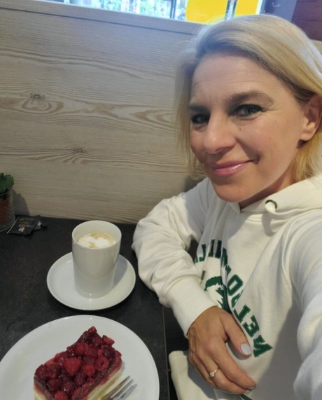 milf selfie top pics