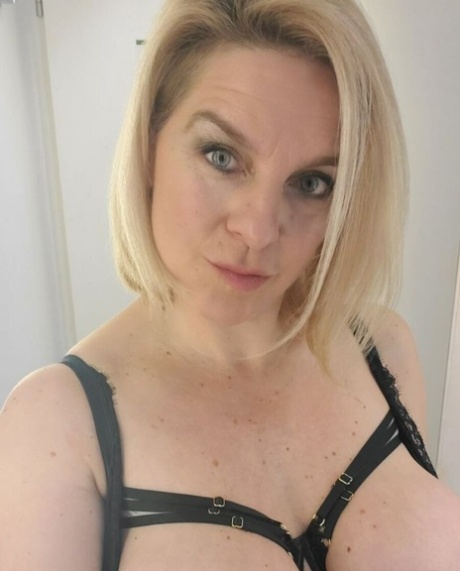chubby blonde mature sex galleries