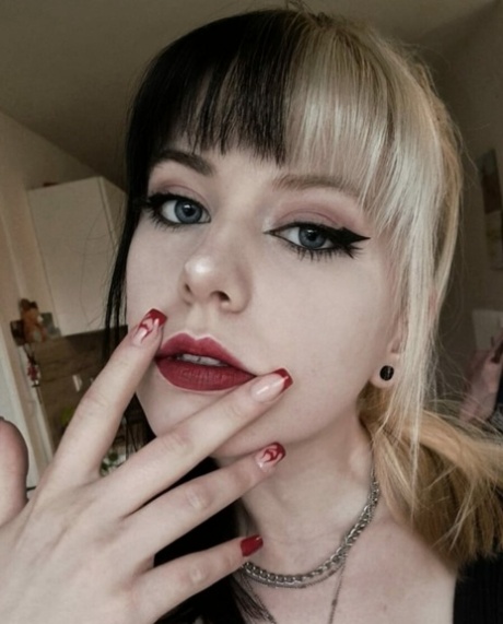 cute face beautiful nude photo