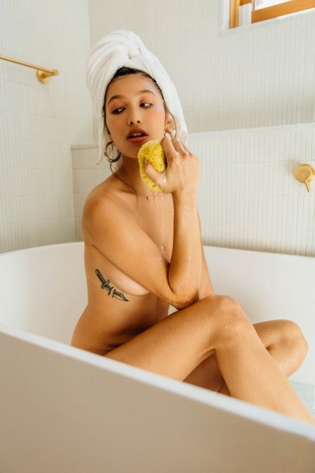 latina babe sexy naked picture