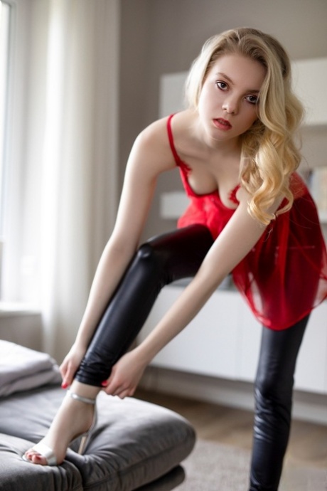 skinny jeans porn pic