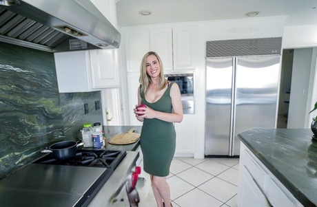 tall blonde milf art xxx gallery