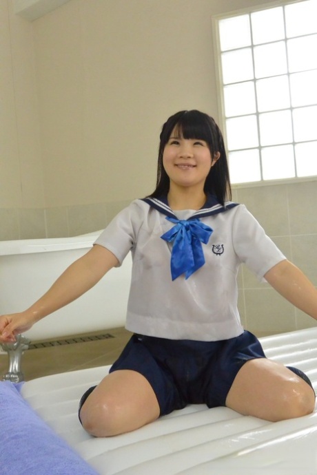 japanese schoolgirl nudes gallery