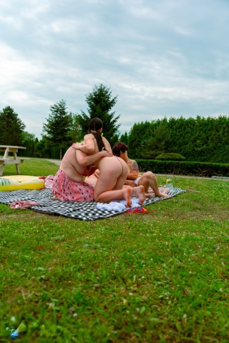 granny teen lesbian top image