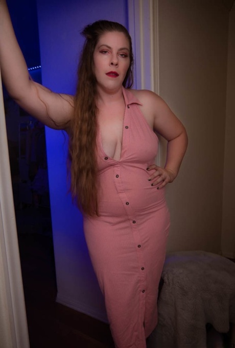 chubby cleavage top galleries