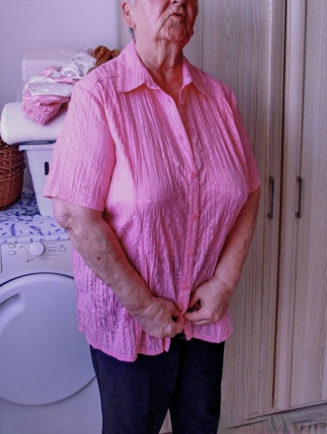 very old granny pretty archive