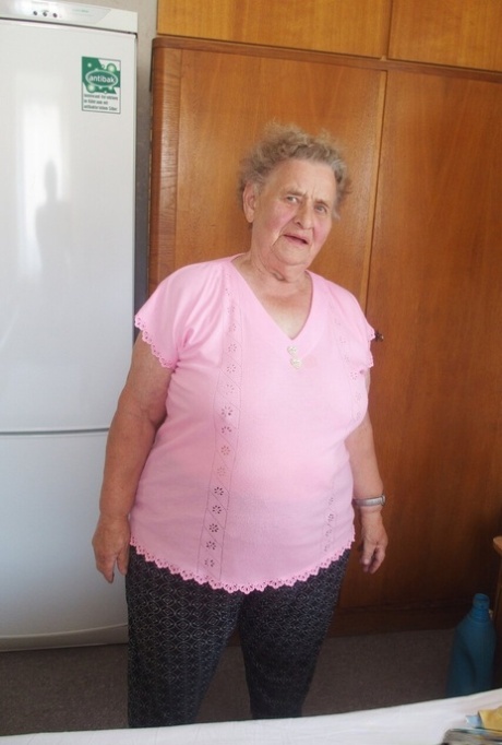 very old granny hot sex picture