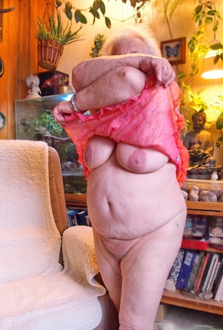 granny undressing free xxx pic