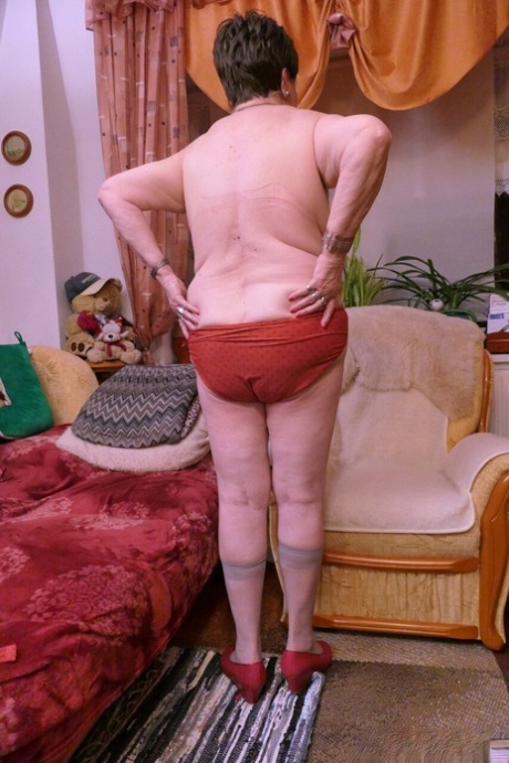 very old granny sexy nude pic