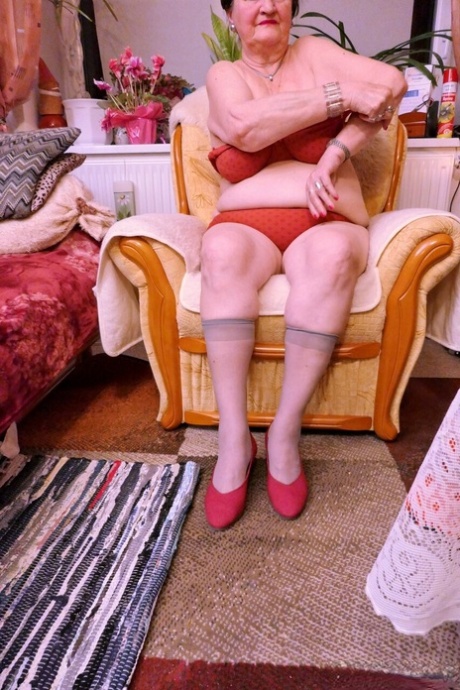 very old granny hd photo