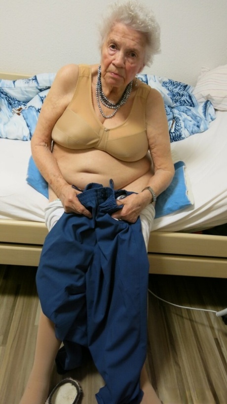 old granny porno photo
