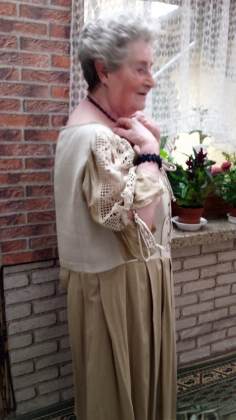 fat granny nudes img