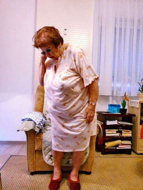 redhead granny naked gallery