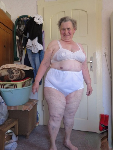 thick granny free sex pic