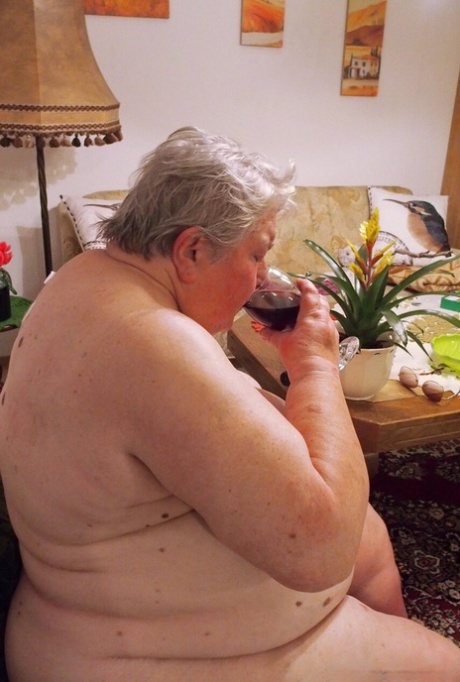 old fat granny free nude image