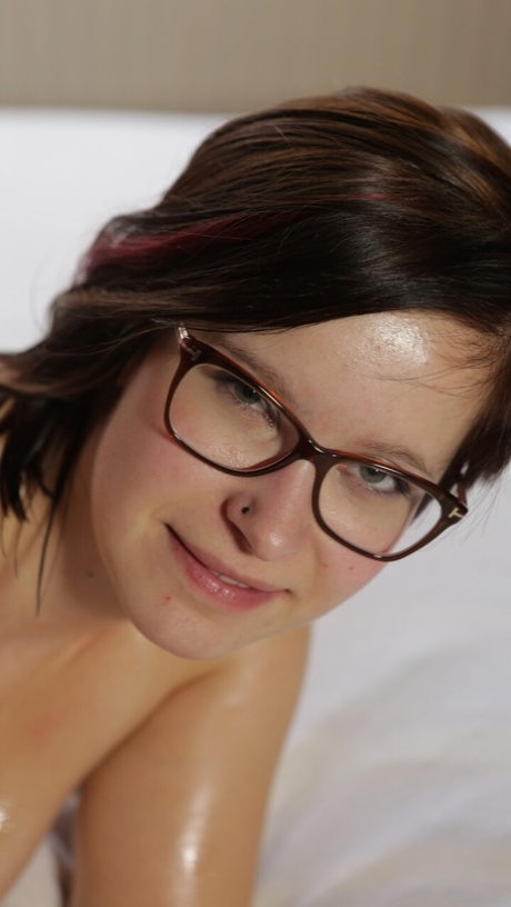 short hair glasses sexy naked pictures