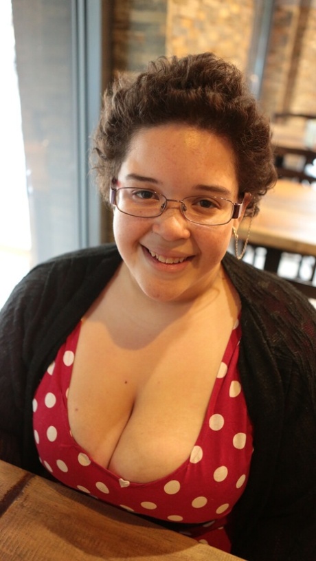 chubby mom beautiful naked pic