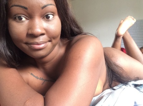 black amateur hot nude gallery