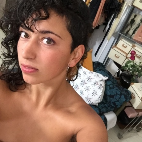 curvy solo sexy picture