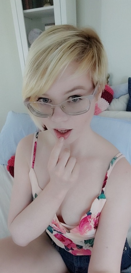 short hair glasses hot xxx pictures