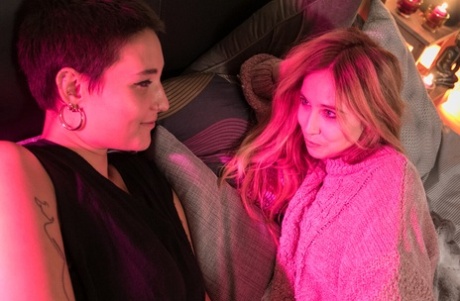 bbw lesbian hot porn photos