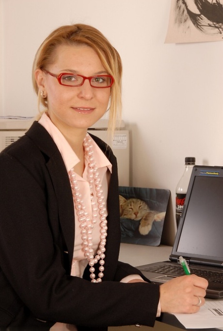 short hair glasses erotic picture