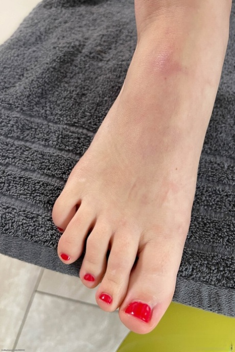 feet close up hot porn pictures