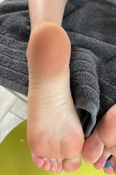 feet close up beautiful naked pictures