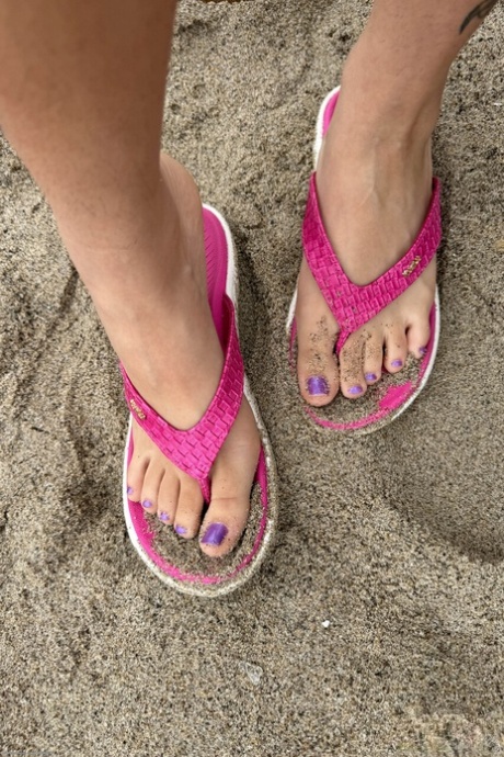 petite feet sexy xxx picture