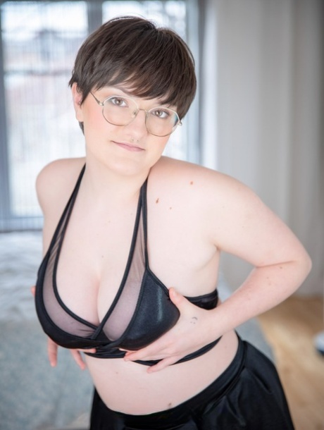 big tits wife nude picture