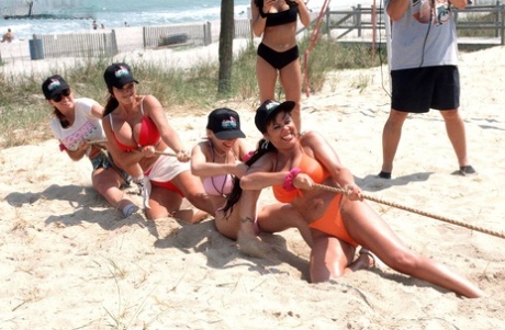 topless beach hot naked pics