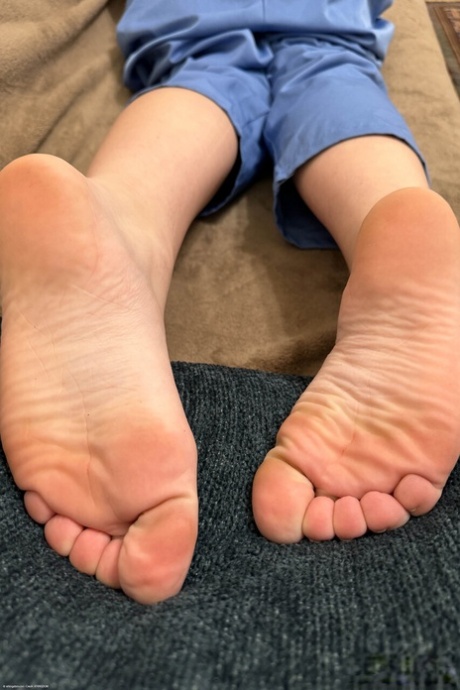 natural teen naked picture