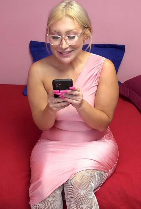 latina glasses free sexy pic