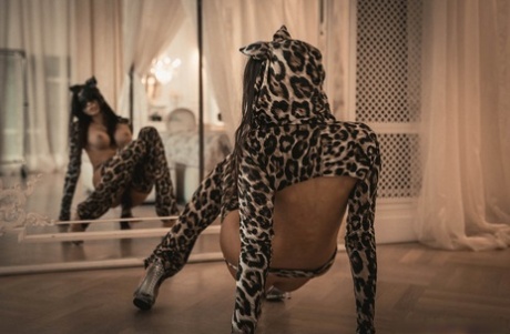 submissive hot sex photos